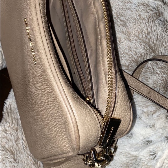 MICHAEL MICHAEL KORS Saffiano Leather Crossbody - Picture 3 of 5